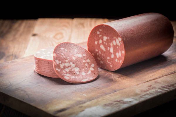 Leverworst met spek gesneden